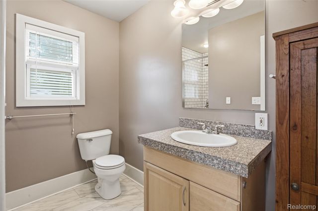 536 E Maplehurst Street, Ferndale, MI 48220