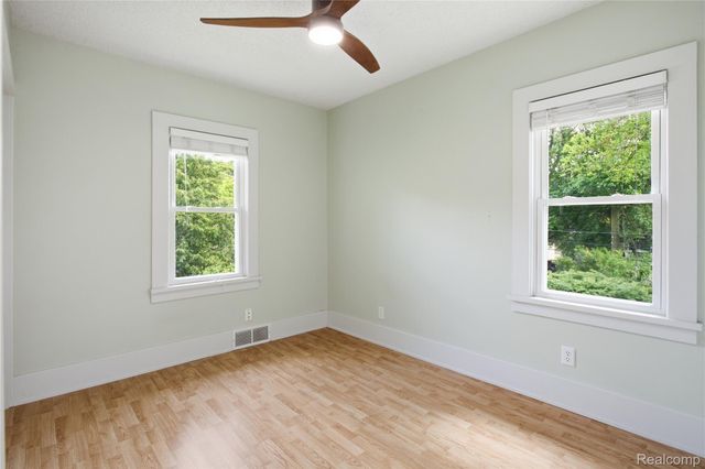 536 E Maplehurst Street, Ferndale, MI 48220
