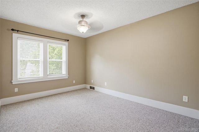536 E Maplehurst Street, Ferndale, MI 48220