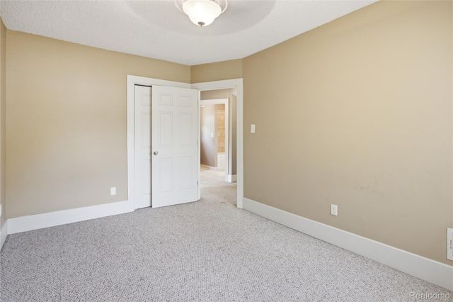 536 E Maplehurst Street, Ferndale, MI 48220