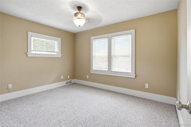 536 E Maplehurst Street, Ferndale, MI 48220