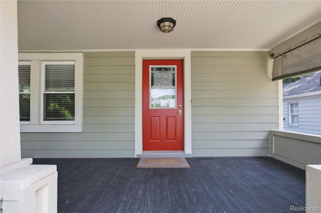 536 E Maplehurst Street, Ferndale, MI 48220