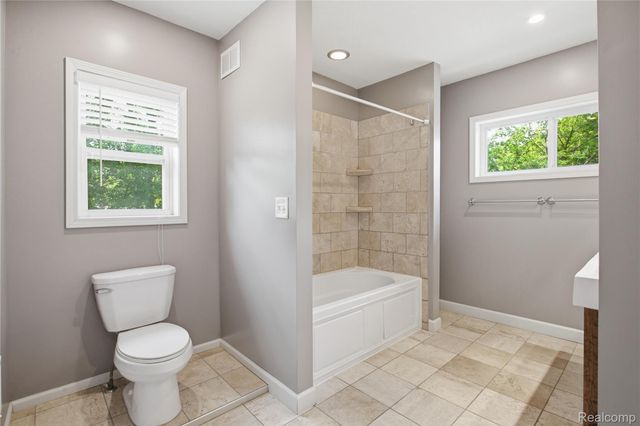536 E Maplehurst Street, Ferndale, MI 48220