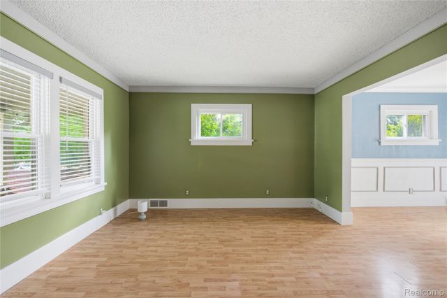 536 E Maplehurst Street, Ferndale, MI 48220