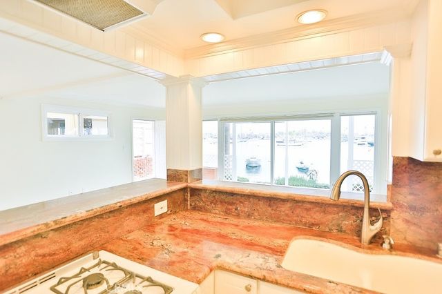 439 Via Lido Soud, Newport Beach, CA 92663