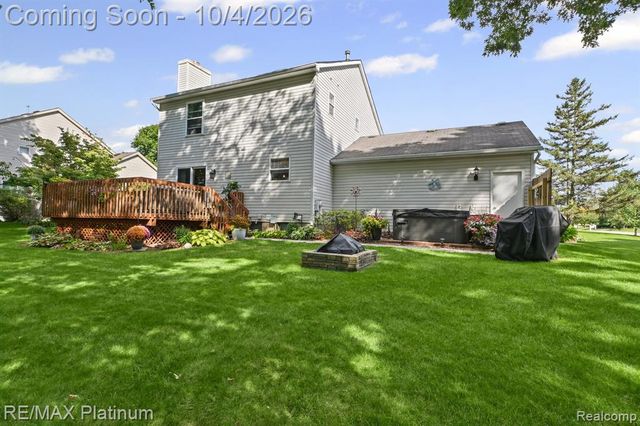 2351 Hickory Circle Drive, Howell, MI 48855