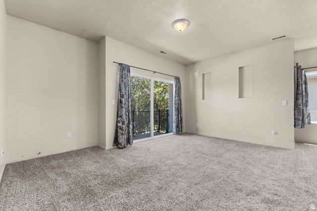 8476 S IVY LN, West Jordan, UT 84081