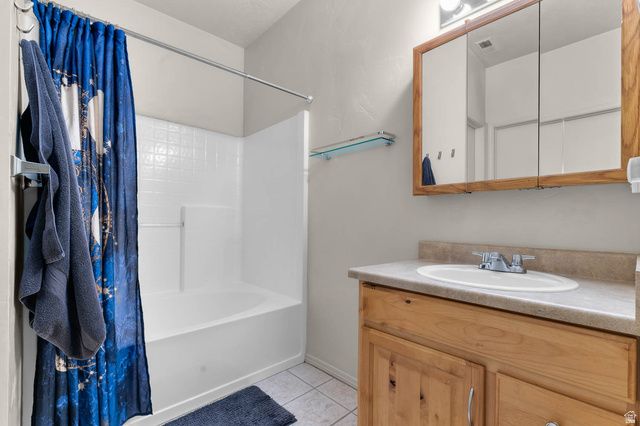 8476 S IVY LN, West Jordan, UT 84081