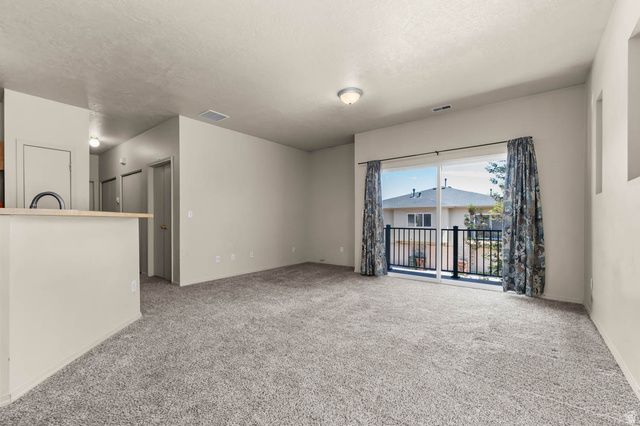 8476 S IVY LN, West Jordan, UT 84081
