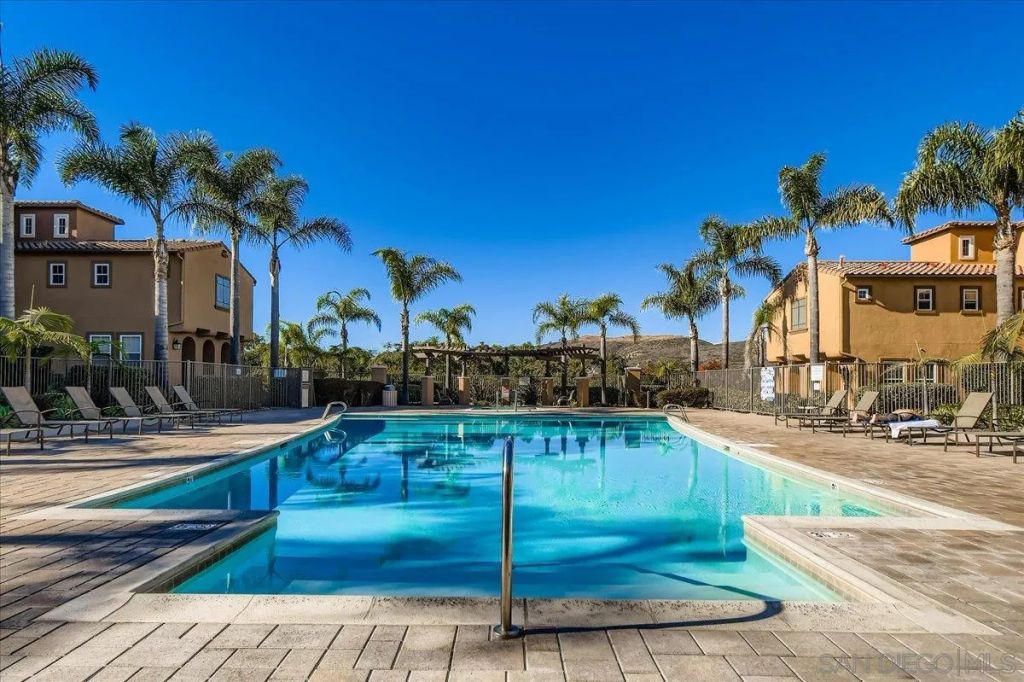 17019 Camino Marcilla 5, San Diego, CA 92127