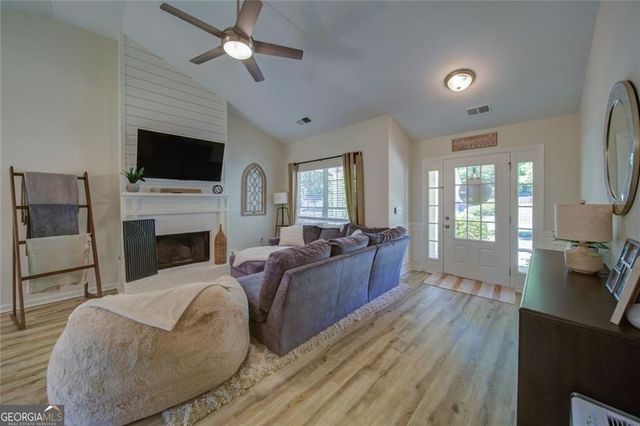 20 Aplomado Lane E, Dawsonville, GA 30534