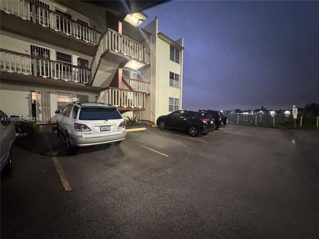 1481 NE Miami Gardens Dr 162, Miami, FL 33179