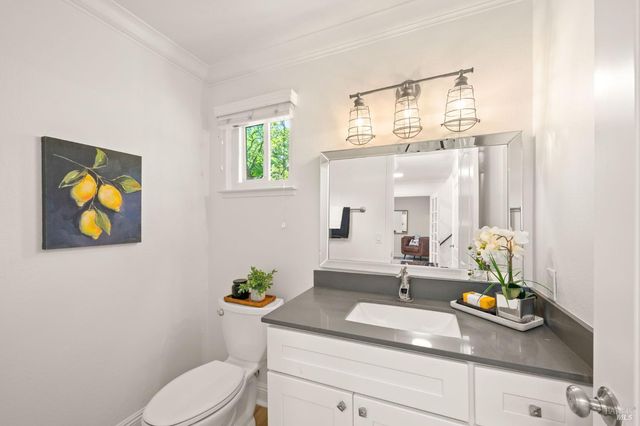 215 Wykoff Dr, Vacaville, CA 95688