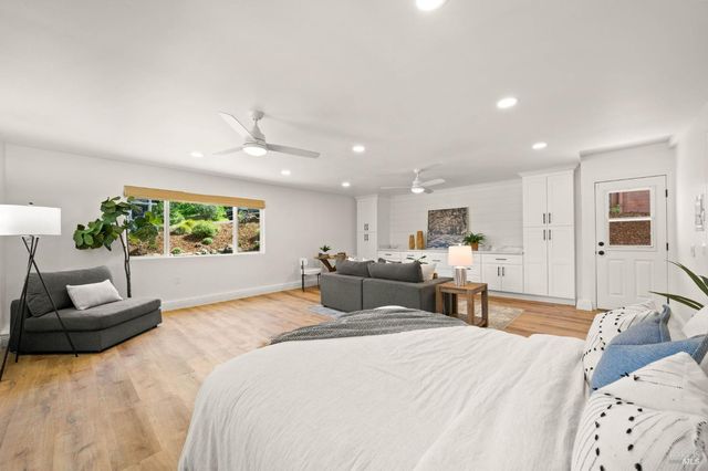 215 Wykoff Dr, Vacaville, CA 95688