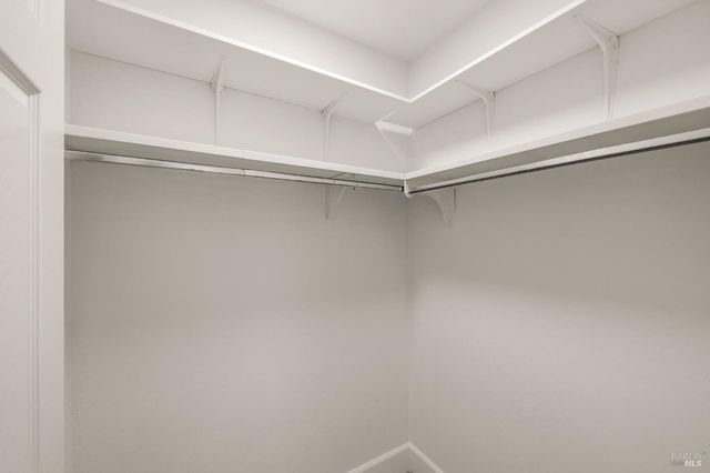 215 Wykoff Dr, Vacaville, CA 95688