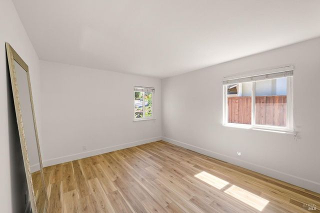 215 Wykoff Dr, Vacaville, CA 95688