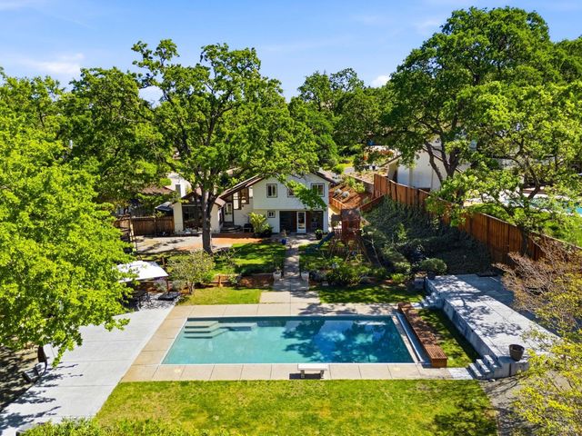 215 Wykoff Dr, Vacaville, CA 95688