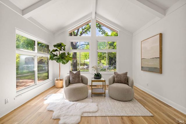 215 Wykoff Dr, Vacaville, CA 95688