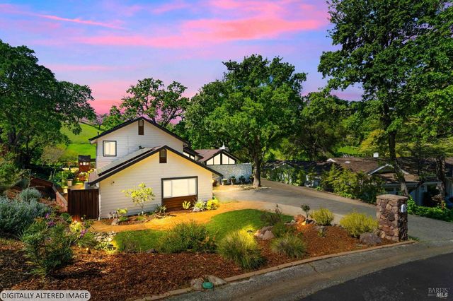 215 Wykoff Dr, Vacaville, CA 95688