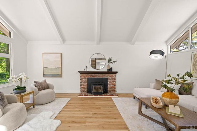 215 Wykoff Dr, Vacaville, CA 95688