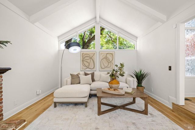 215 Wykoff Dr, Vacaville, CA 95688