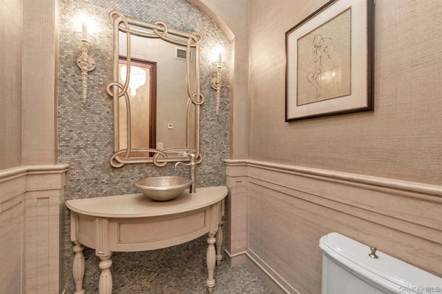 12 Point Crescent, Malba, NY 11357