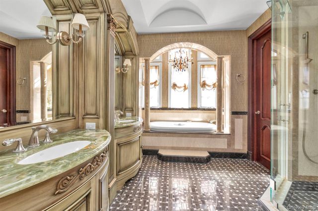 12 Point Crescent, Malba, NY 11357