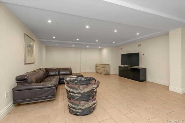 12 Point Crescent, Malba, NY 11357