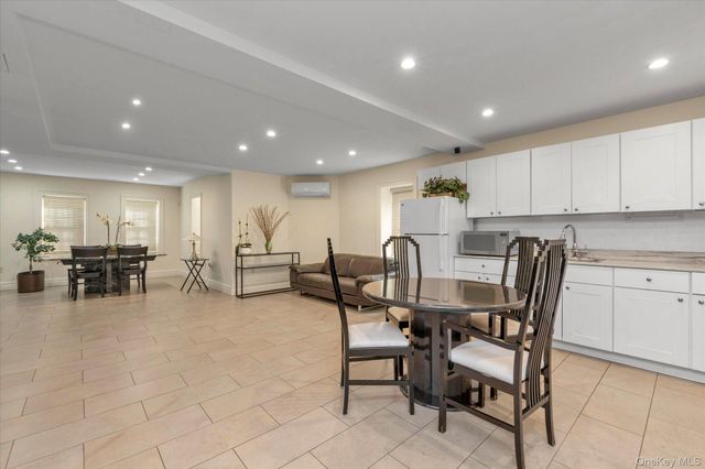 12 Point Crescent, Malba, NY 11357