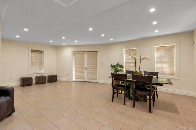 12 Point Crescent, Malba, NY 11357