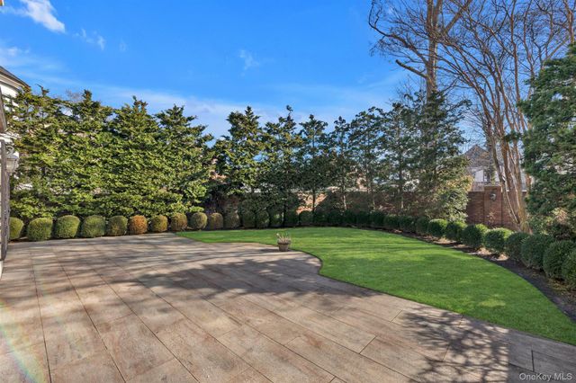 12 Point Crescent, Malba, NY 11357