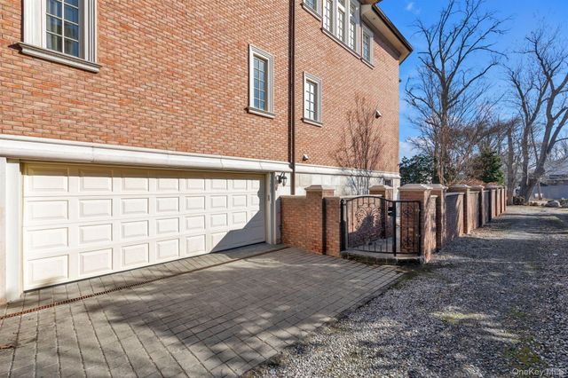 12 Point Crescent, Malba, NY 11357