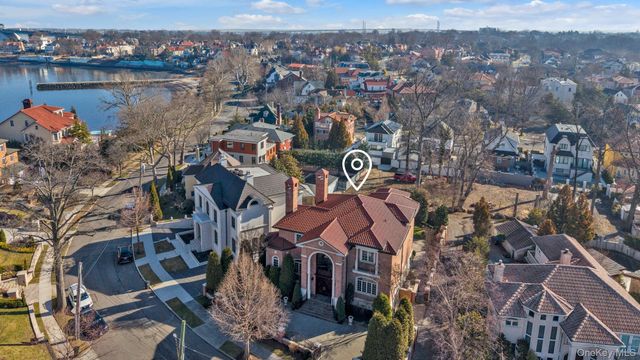 12 Point Crescent, Malba, NY 11357