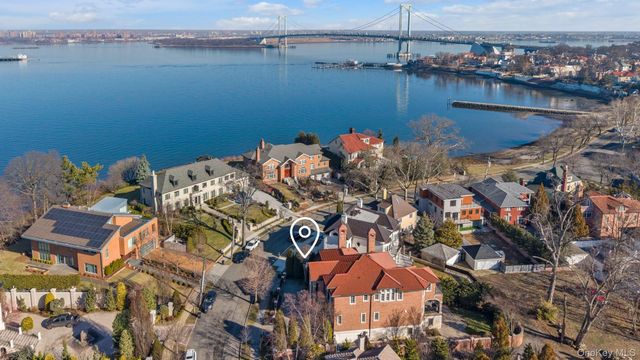 12 Point Crescent, Malba, NY 11357