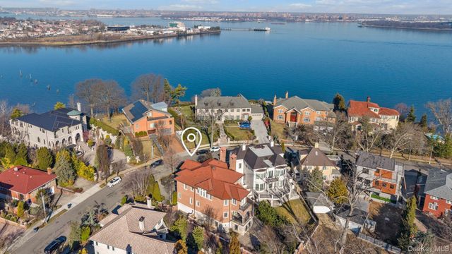 12 Point Crescent, Malba, NY 11357