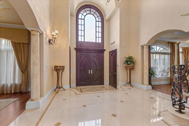 12 Point Crescent, Malba, NY 11357