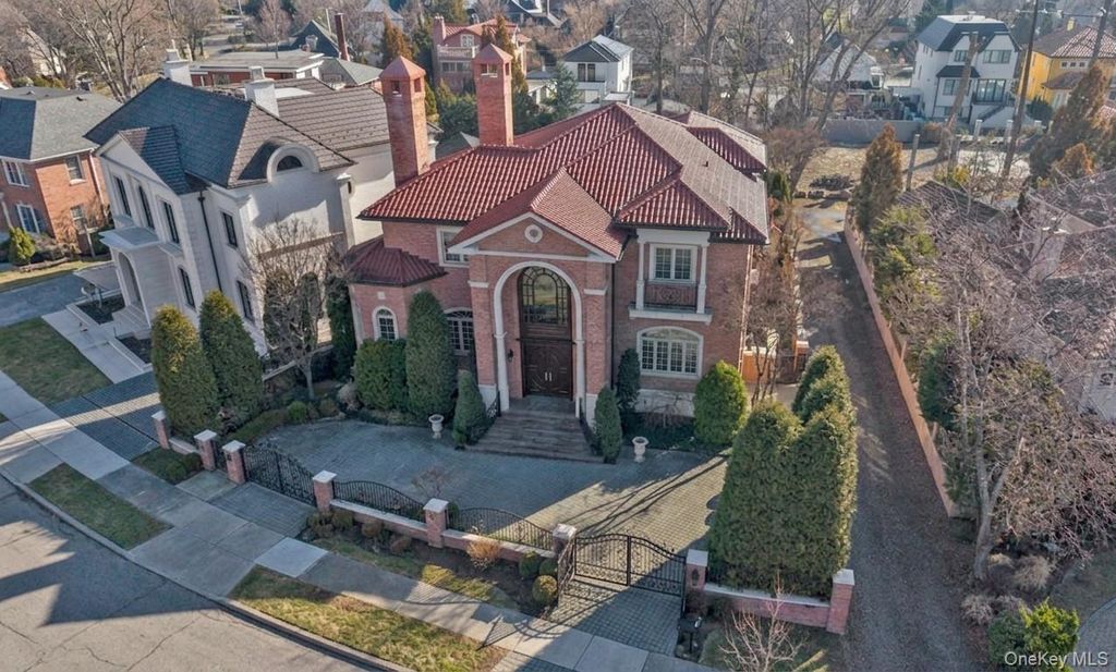 12 Point Crescent, Malba, NY 11357