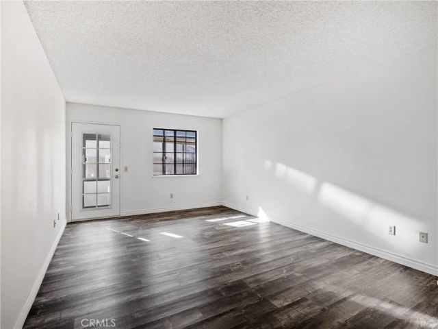 19246 Pine Way, Apple Valley, CA 92308