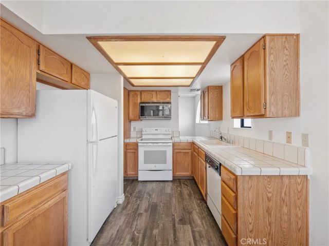 19246 Pine Way, Apple Valley, CA 92308