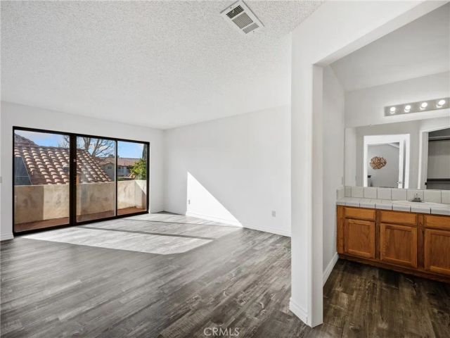 19246 Pine Way, Apple Valley, CA 92308