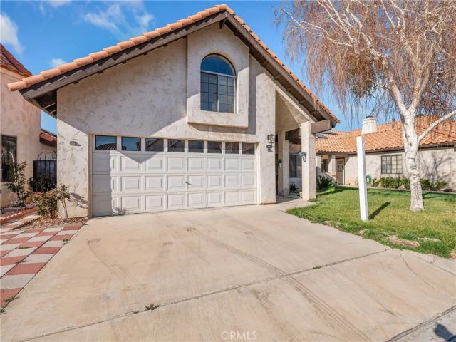 19246 Pine Way, Apple Valley, CA 92308