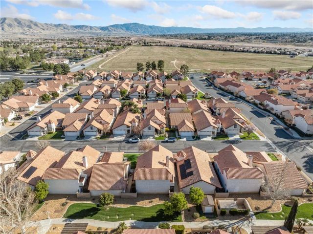 19246 Pine Way, Apple Valley, CA 92308