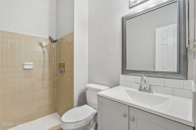 11748 HENRY PHIPPS Drive, El Paso, TX 79936