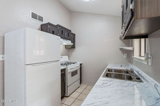 11748 HENRY PHIPPS Drive, El Paso, TX 79936