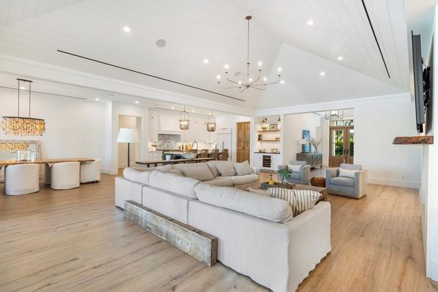 2207 Cove Drive, Vero Beach, FL 32963