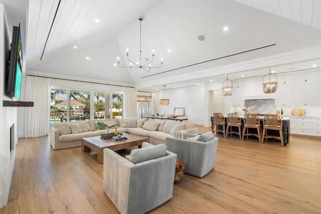 2207 Cove Drive, Vero Beach, FL 32963