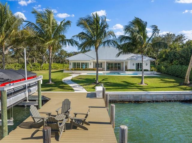 2207 Cove Drive, Vero Beach, FL 32963