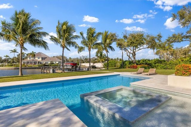 2207 Cove Drive, Vero Beach, FL 32963