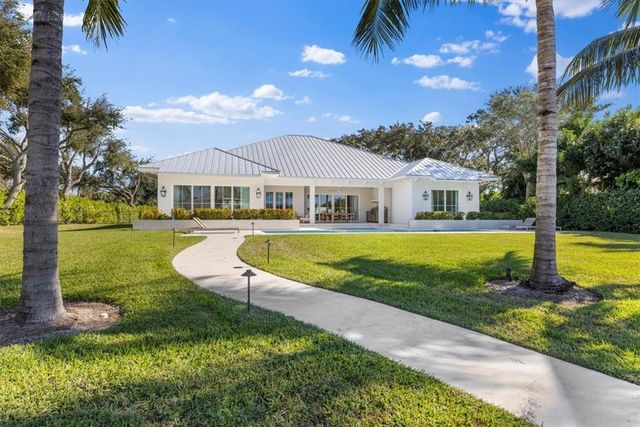 2207 Cove Drive, Vero Beach, FL 32963