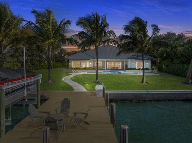 2207 Cove Drive, Vero Beach, FL 32963